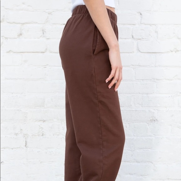 SOLD Brandy Melville dark brown rosa sweatpants - Picture 3 of 4